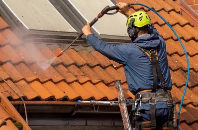 Démoussage et hydrofuge de toiture à Arreux